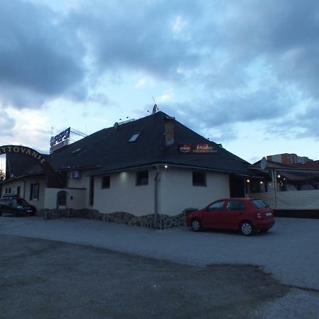 Fan Fan Penzion Roznava Exterior photo